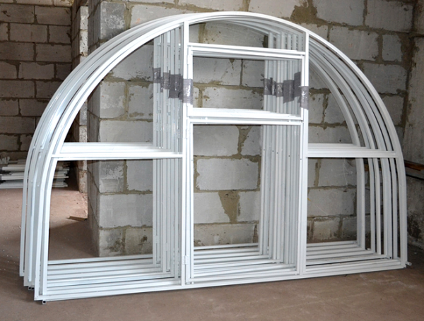 Cadres pour serres à partir d'un tuyau profilé