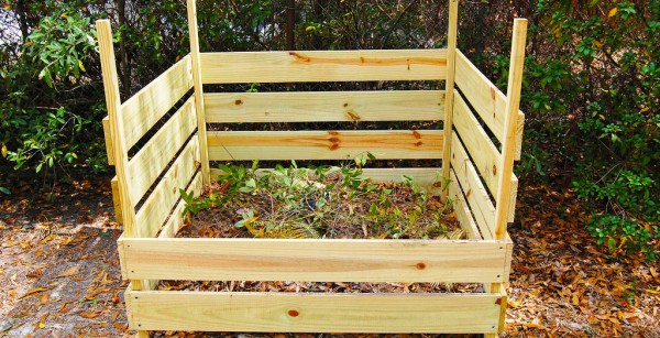 Grand bac à compost en bois