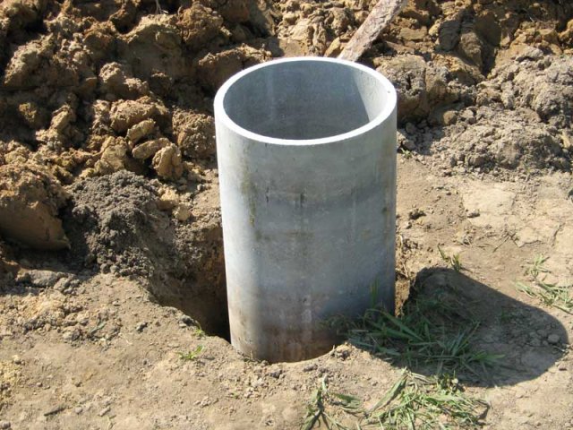 Le tube de base doit être solidement fixé