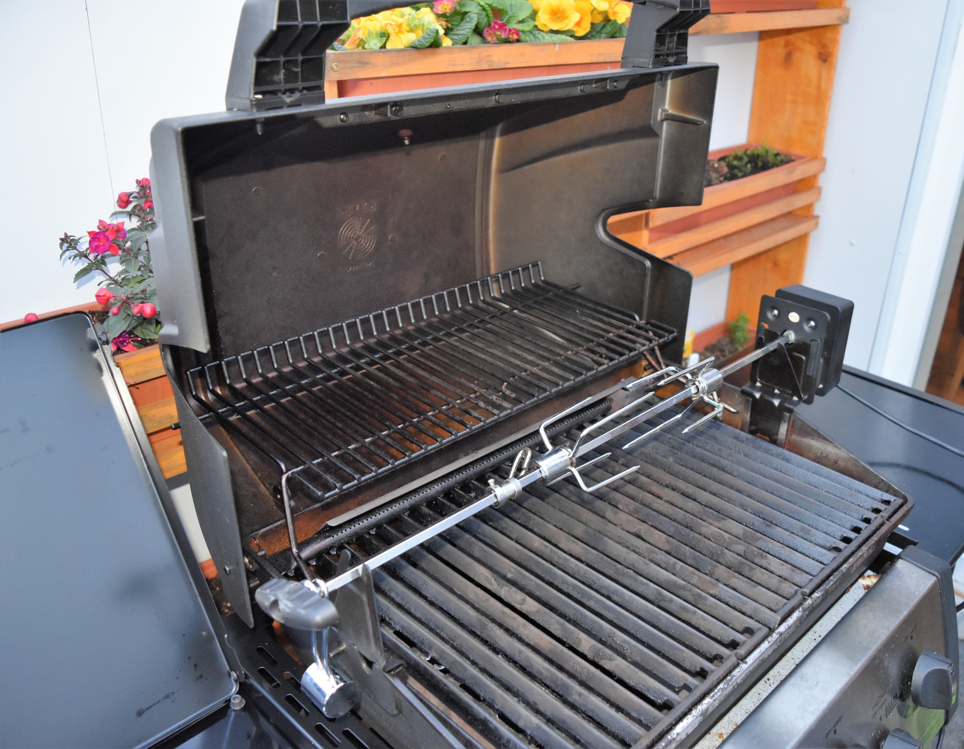 Option de barbecue fixe avec grill et broche
